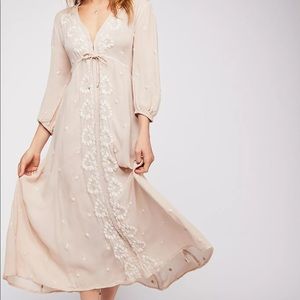 Embroidered Fable Midi dress XS